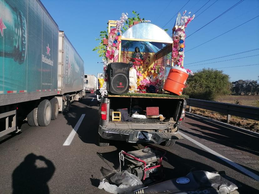 Choque de vehículo contra peregrinos deja al menos cuatro heridos en la zona de Xoxtla