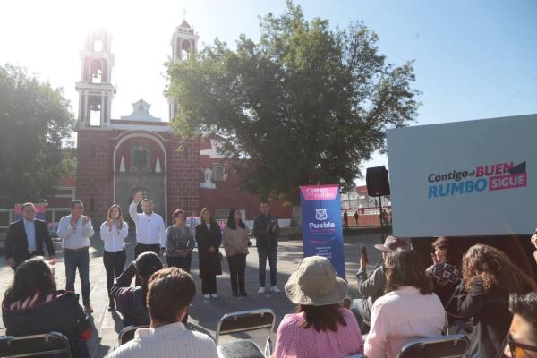 Entrega Ayuntamiento de Puebla trabajos de mejoramiento en Analco