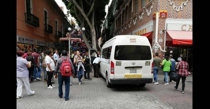 Sufre infarto chofer de la ruta 45 en pleno Centro Histórico