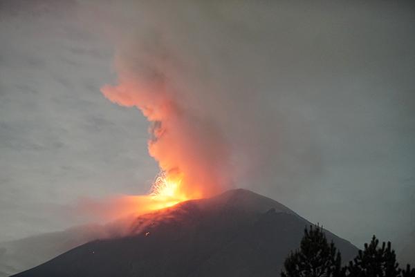 Hace 30 años, el Popocatépetl alteró la vida de los poblanos