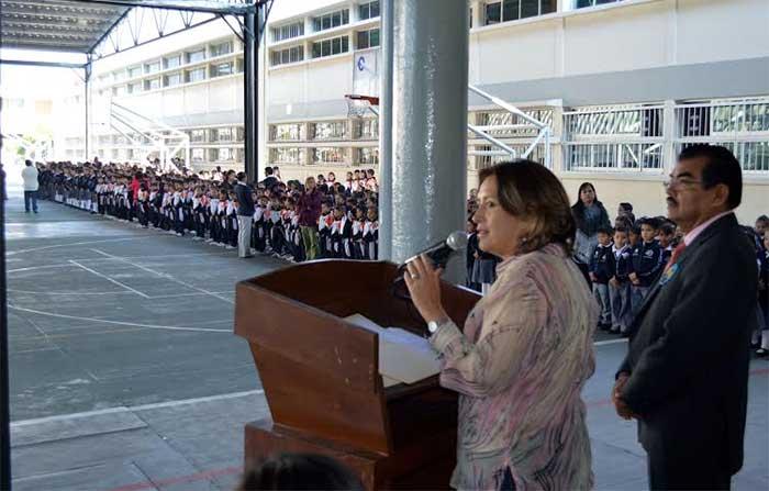 Reconoce trabajo del CELMA la presidenta del DIF de San Pedro