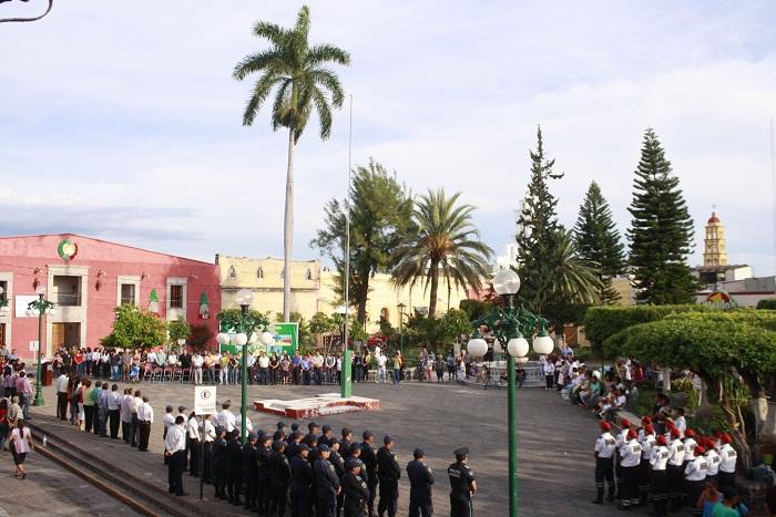 Encabeza Carlos Gordillo inicio de Fiestas Patrias en Izúcar