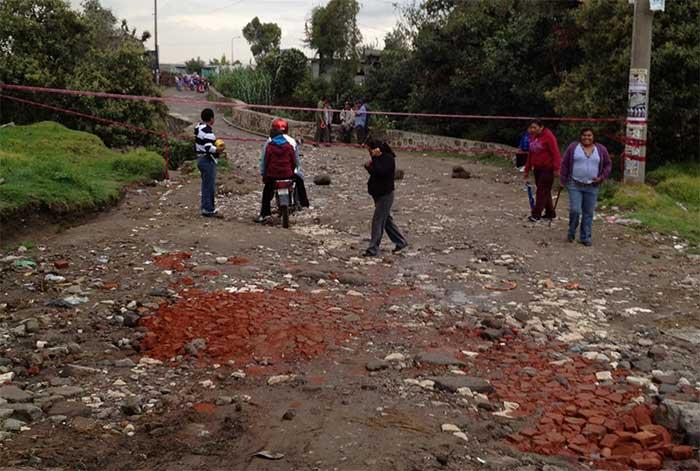 Clausuran puente en San Miguel Espejo por daños en su estructura  