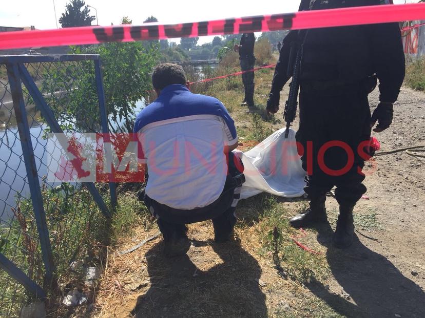 Hallan cadáver flotando en el canal de Tecamachalco​