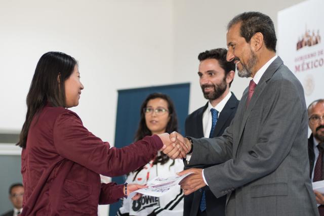 Reciben 872 alumnos BUAP becas de Jóvenes Escribiendo el Futuro