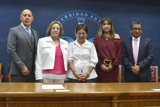 Rectora Cedillo toma protesta a directora de la Facultad de Contaduría