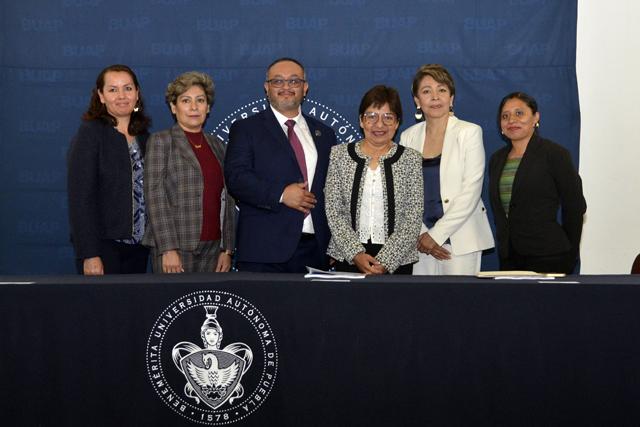 BUAP transforma la vida de los jóvenes y de sus familias: Cedillo