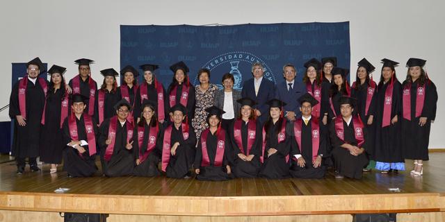 Calidad educativa de la BUAP egresa estudiantes exitosos: Cedillo