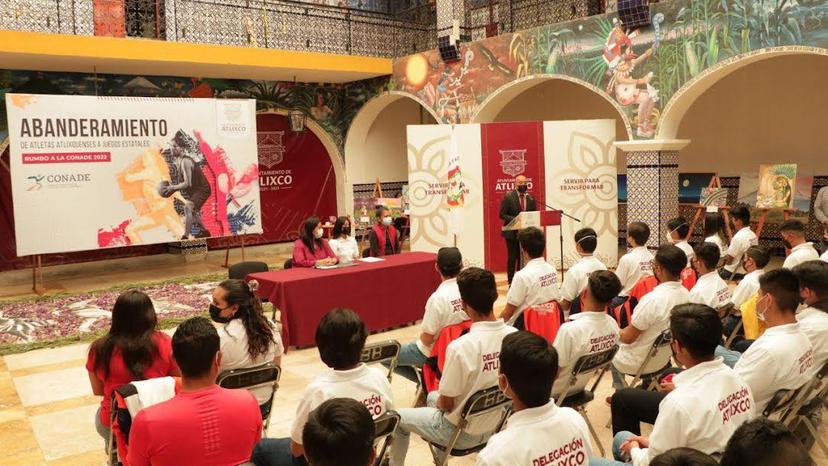 En Atlixco realizan abanderamiento a delegación de deportistas