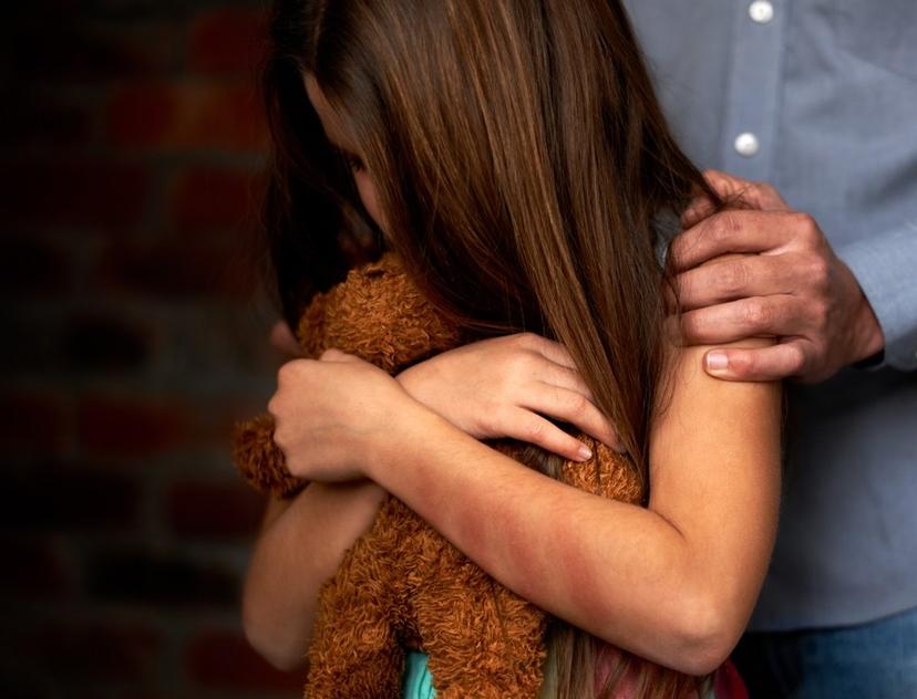 Lleva a su hija al psicólogo en Puebla y la abusa en consulta