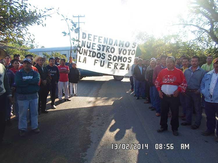 Inconformes con resultados electorales bloquean accesos a Acateno