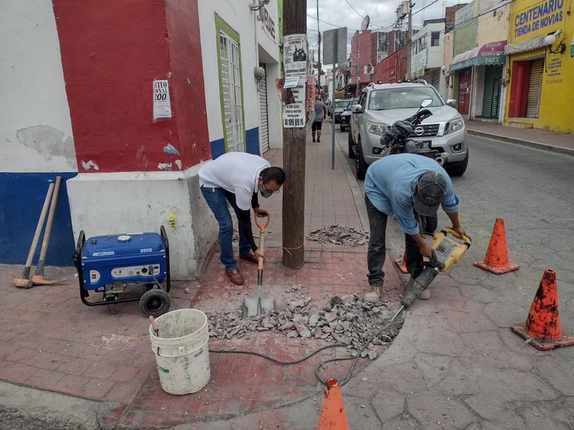 Tras accidente quitan rampa peligrosa en el centro de Izúcar  