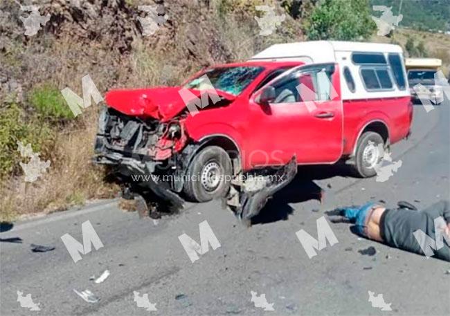 Auto embiste a moto en carretera de Aquixtla