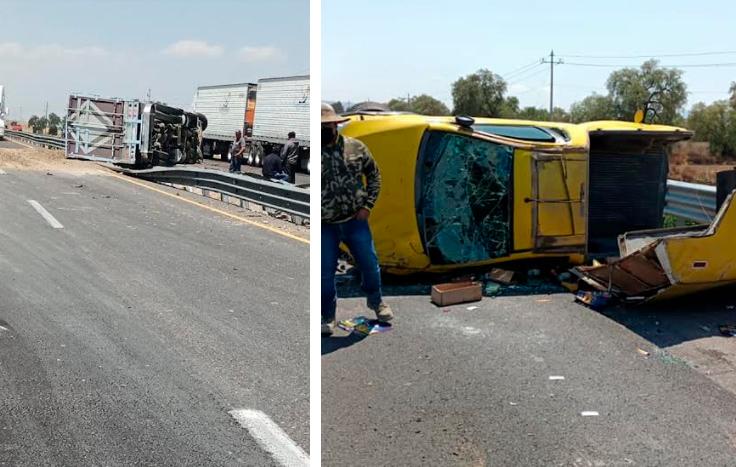 Tráiler y camioneta terminan volcados en la autopista Puebla-Orizaba