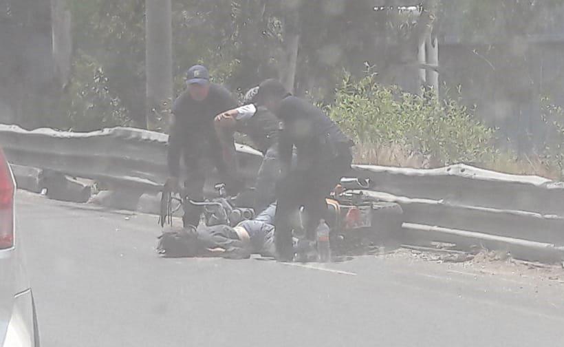 Mujer fallece al chocar su moto en la México-Puebla