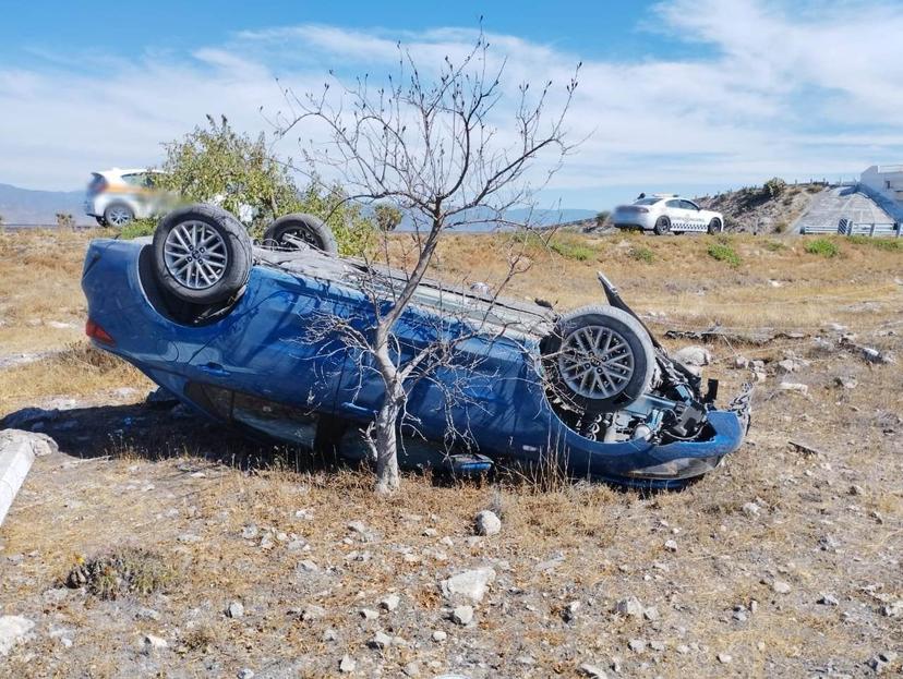 Volcadura deja a una familia lesionada en la Cuacnopalan-Oaxaca