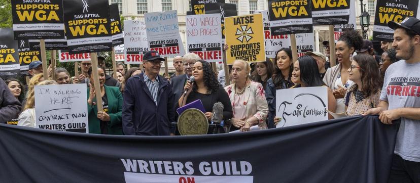 Actores se van a huelga con guionistas en Hollywood