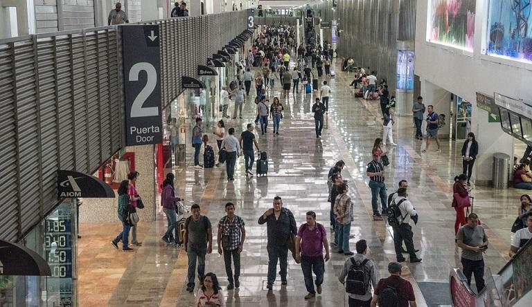 Piden sanciones por detención de niños en aeropuerto de CDMX