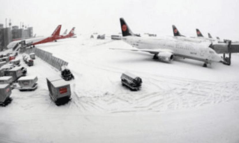 Más de 2 mil vuelos cancelan aerolíneas en EEUU por tormenta invernal