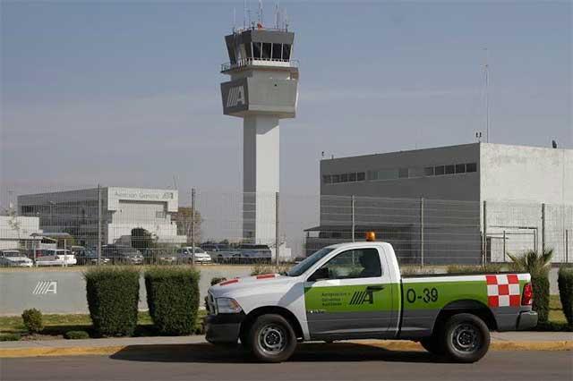 Aeronave aterriza de emergencia en aeropuerto de Puebla