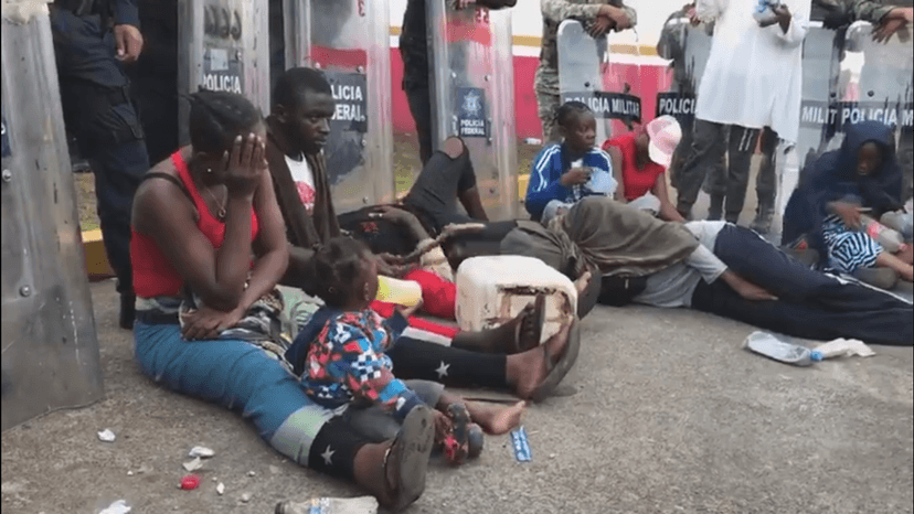 Decenas de migrantes africanos acusan abandono de autoridades