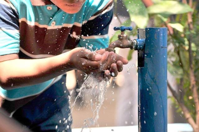 Solo 100 de 3 mil usuarios pagan el agua en Tlalancaleca