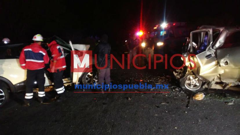 Aparatoso choque deja 4 muertos en Ajalpan