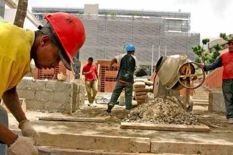 Hay 30 mil trabajadores de la construcción desempleados en Puebla: CMIC