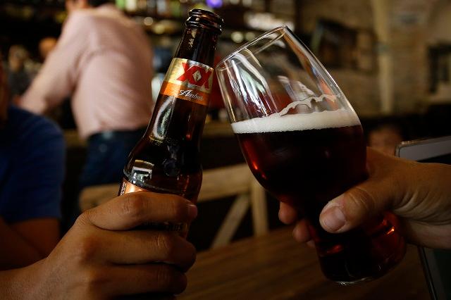 Por aumento de contagios, prohíbe Barbosa venta de bebidas alcohólicas en Puebla