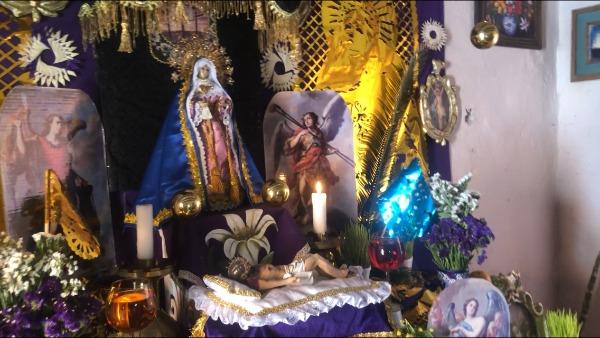 Colocan altar de Viernes de Dolores previo a Semana Santa en Atlixco