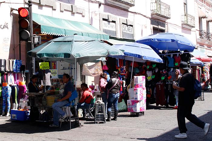 Puebla como Patrimonio Mundial, en riesgo por ambulantes: Merlo