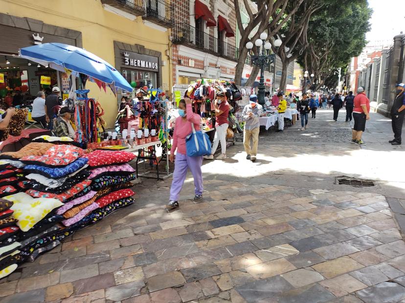 Ambulantes invaden primer cuadro de Puebla capital