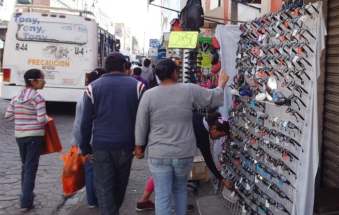 Ambulantes quieren romper con el orden en la ciudad: Adán Domínguez