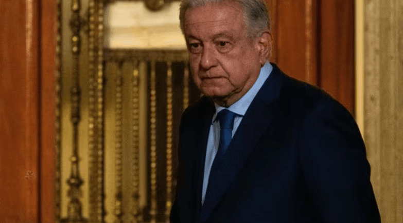 AMLO se sincera. Que siempre sí necesita a la clase media… y a Sammy