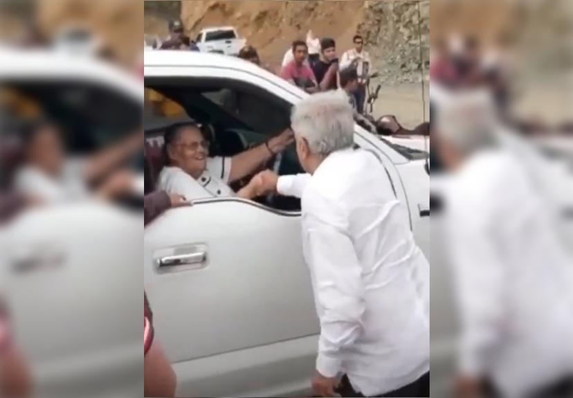 VIDEO AMLO saluda a la mamá del Chapo, recibí tu carta le dice