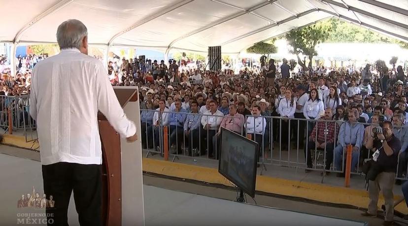 Presenta AMLO Créditos para pequeños productores