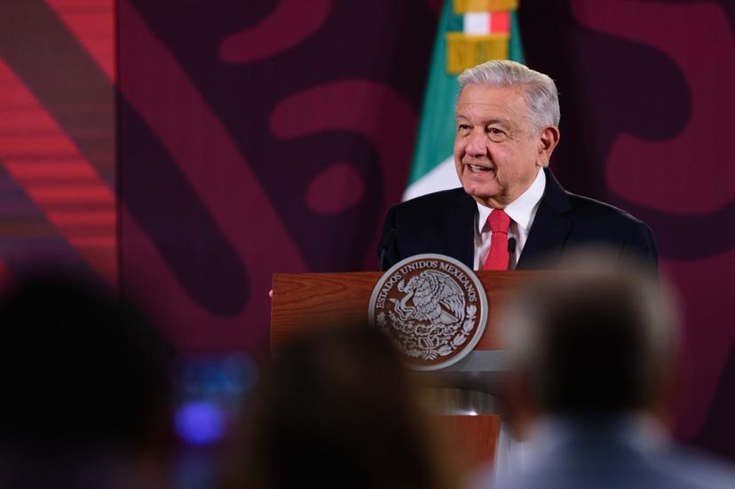 Rechaza INE suspender las “mañaneras” de AMLO