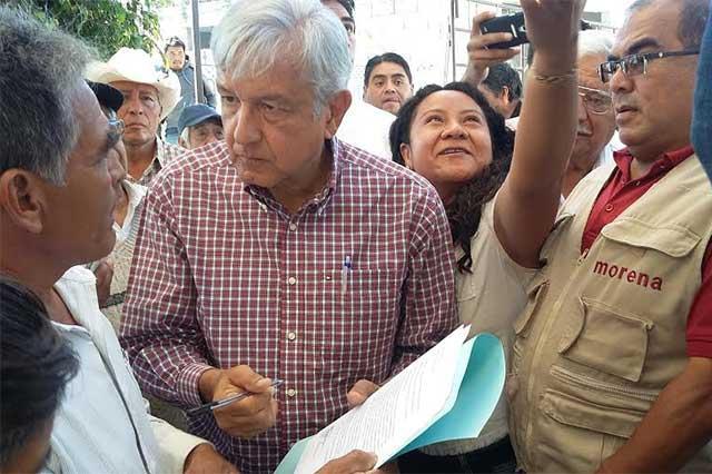 AMLO anuncia 5 giras por el estado de Puebla para 2016 