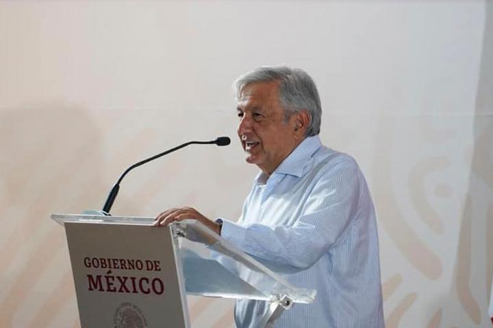 Planea AMLO difundir lista de organizaciones transas