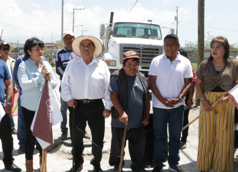 Inicia De la Rosa concreto hidráulico por 3.5 mdp