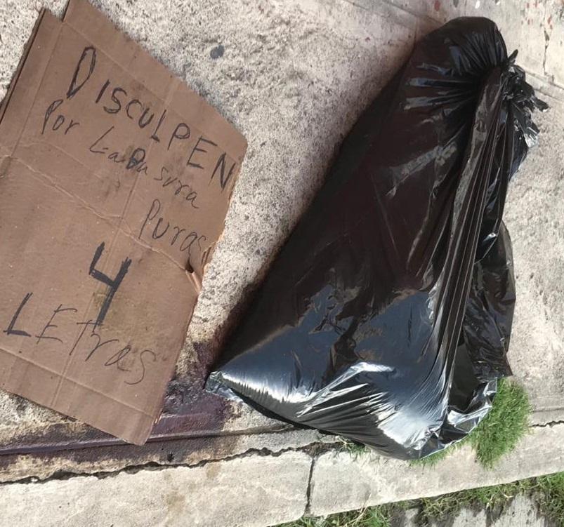 Hallazgo de bolsa negra con manchas de sangre alarma a colonos de Atlixco