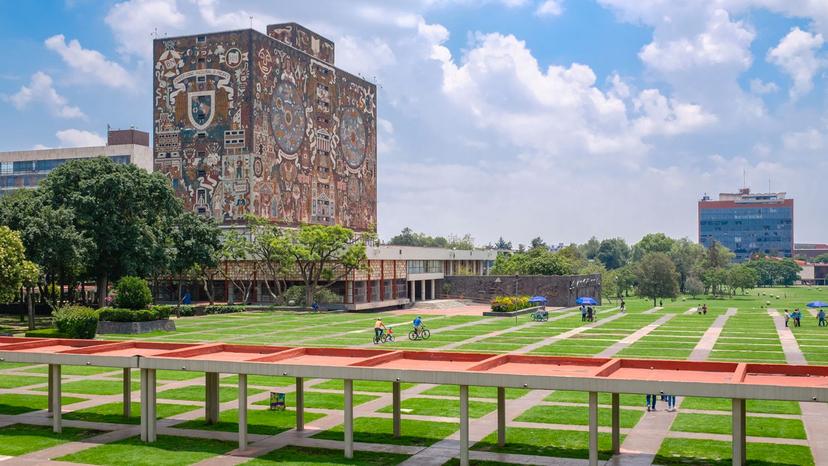 Checa las carreras de menor demanda y mejor pagadas en la UNAM