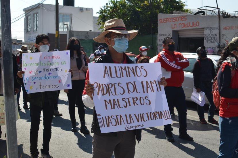 Granaderos bloquean marcha de maestros antorchistas a la SEP