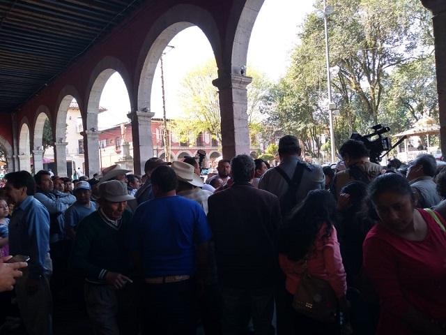 Antorchistas marchan para exigir obras en Huauchinango