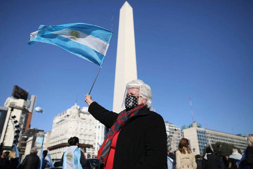 Argentina restringirá actividades nocturnas para disminuir contagios de Covid