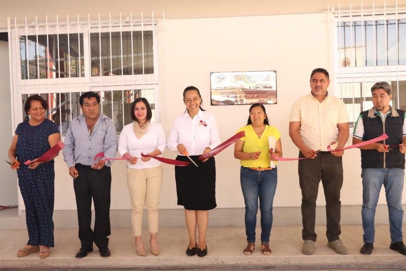 Ayala inaugura comedor en primaria, beneficia a 300 alumnos