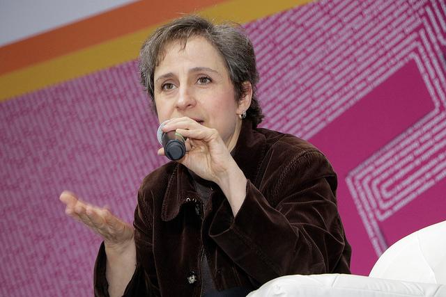 Aristegui declara contra Zerón y catean empresa de espionaje