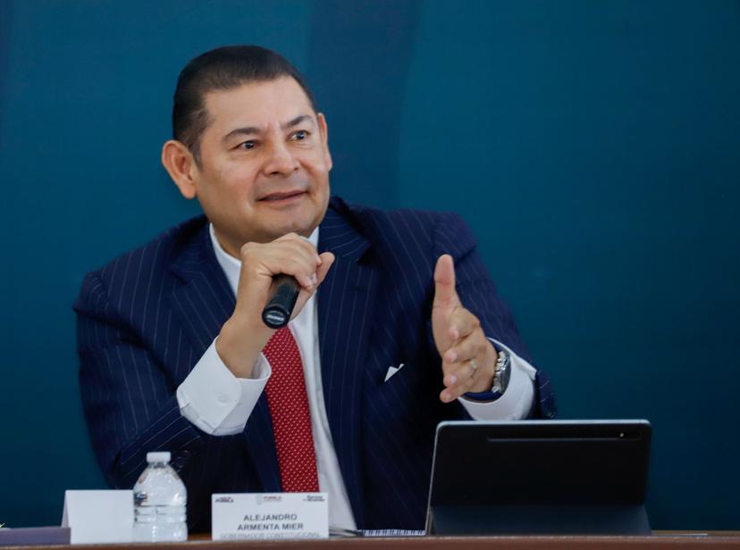 En Puebla, gobierno cierra paso a delincuentes disfrazados de empresarios