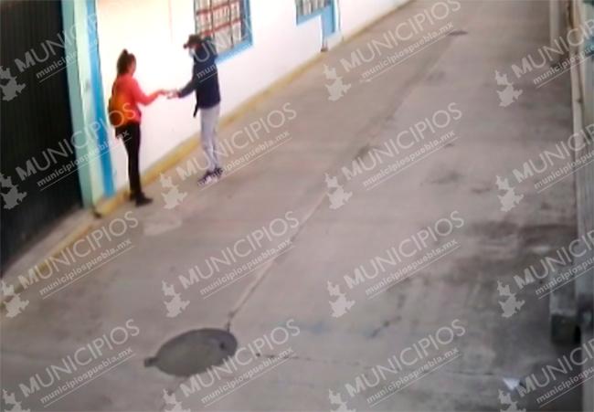 VIDEO Así asaltan a transeúntes en calles de Huejotzingo