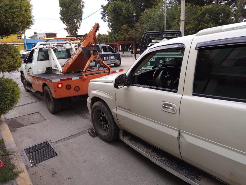 En Nopalucan, detienen a presuntos distribuidores de droga en camioneta de lujo